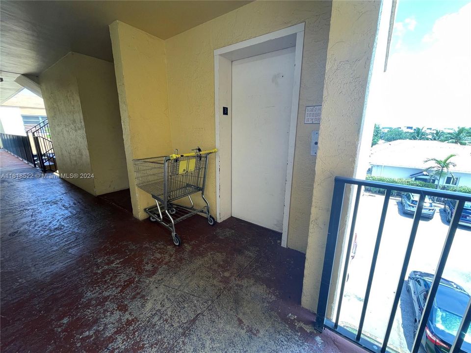 For Rent: $2,100 (2 beds, 2 baths, 890 Square Feet)