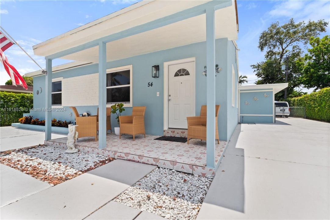 Recently Sold: $650,000 (4 beds, 2 baths, 1844 Square Feet)