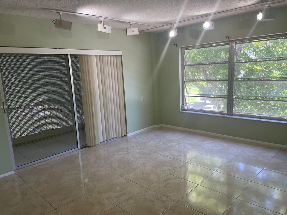 En Venta: $130,000 (2 camas, 2 baños, 1016 Pies cuadrados)