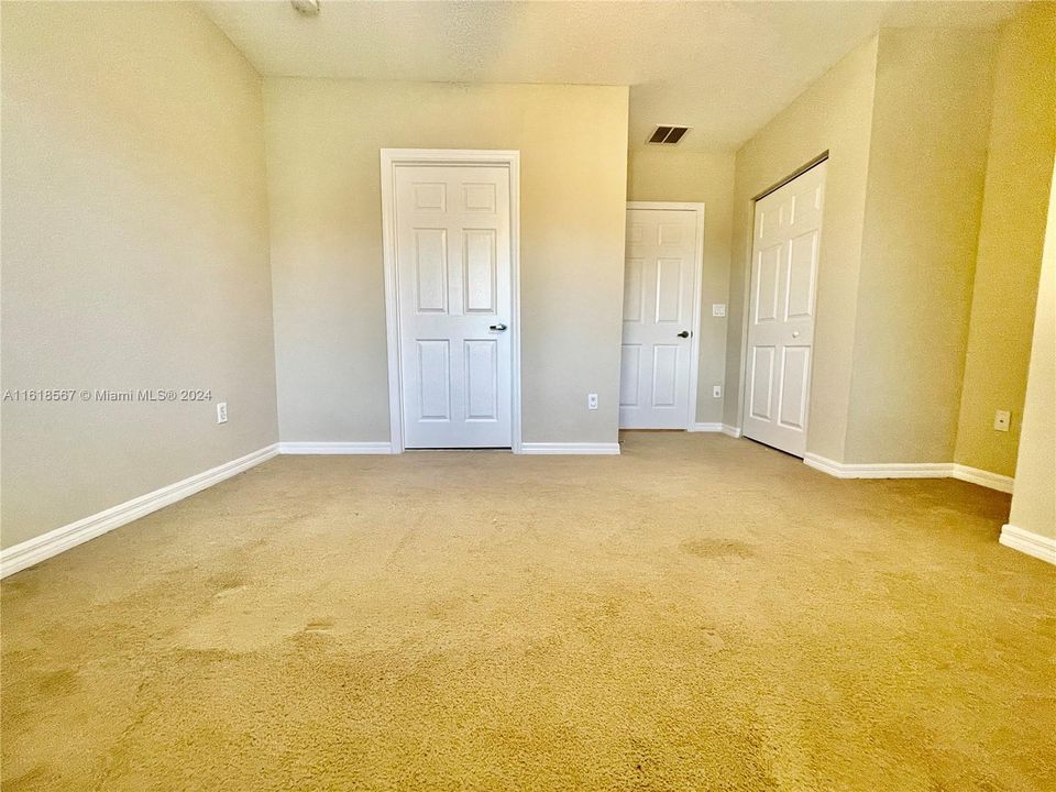 For Sale: $245,000 (2 beds, 2 baths, 1227 Square Feet)