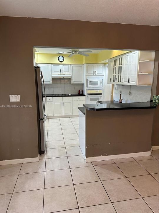 Recently Rented: $2,700 (2 beds, 2 baths, 1627 Square Feet)