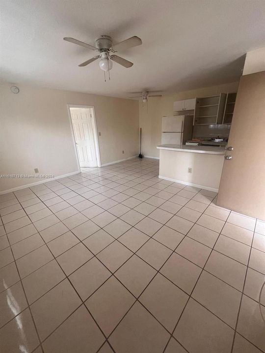 For Rent: $1,900 (1 beds, 1 baths, 8723 Square Feet)