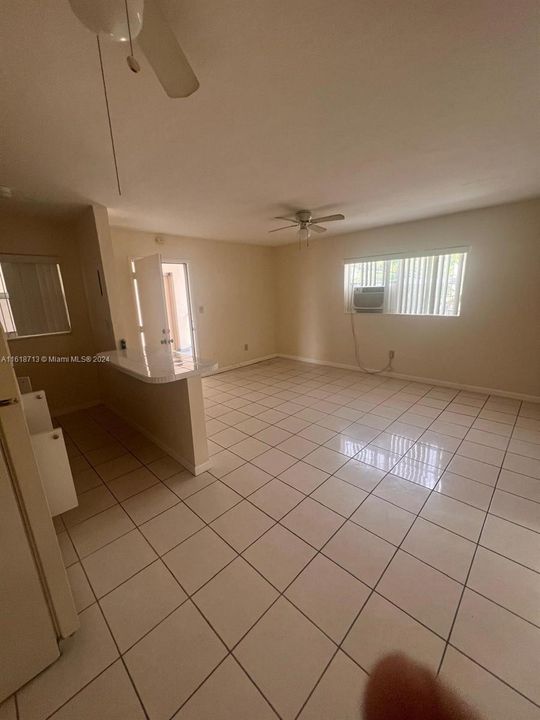 For Rent: $1,900 (1 beds, 1 baths, 8723 Square Feet)