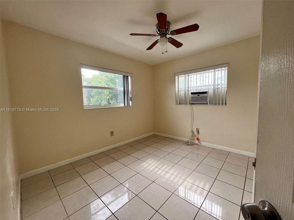 For Rent: $1,900 (1 beds, 1 baths, 8723 Square Feet)