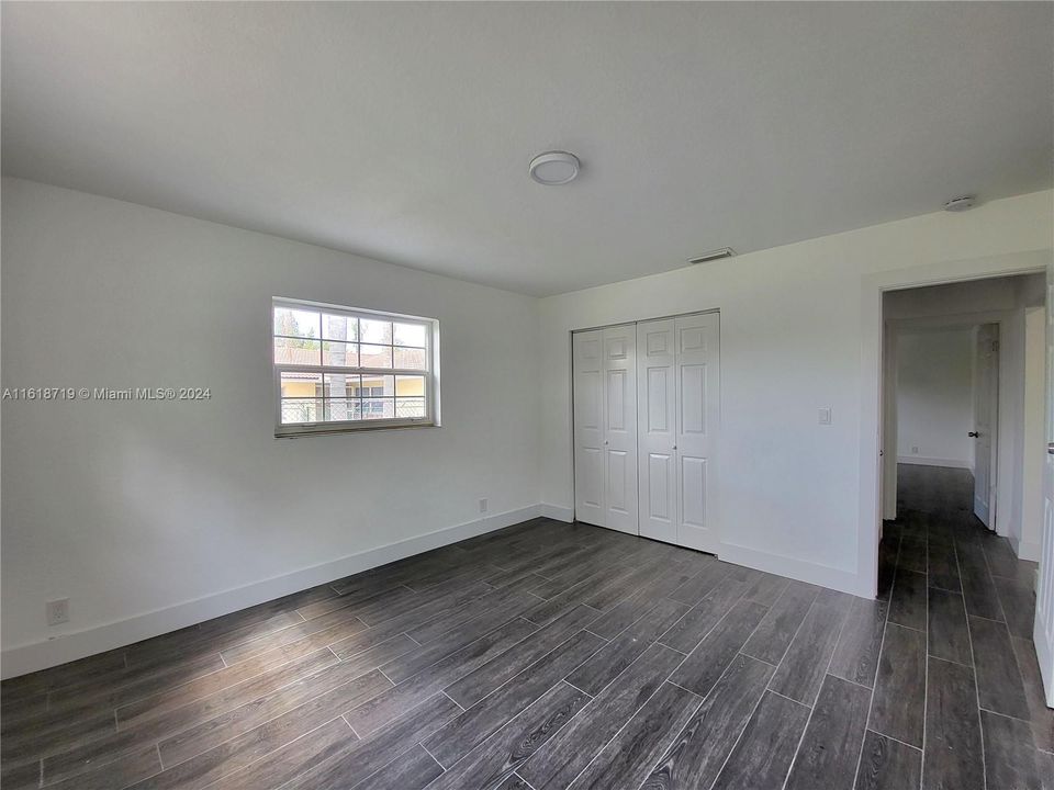 Recently Rented: $2,895 (3 beds, 1 baths, 1238 Square Feet)