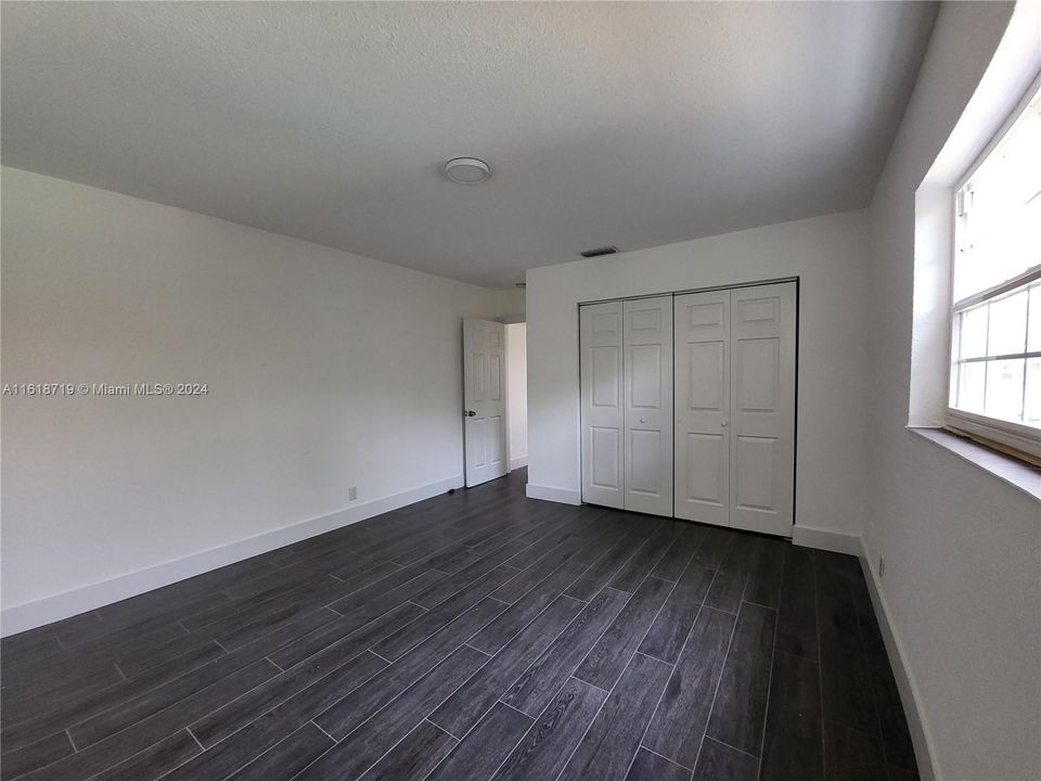 Recently Rented: $2,895 (3 beds, 1 baths, 1238 Square Feet)