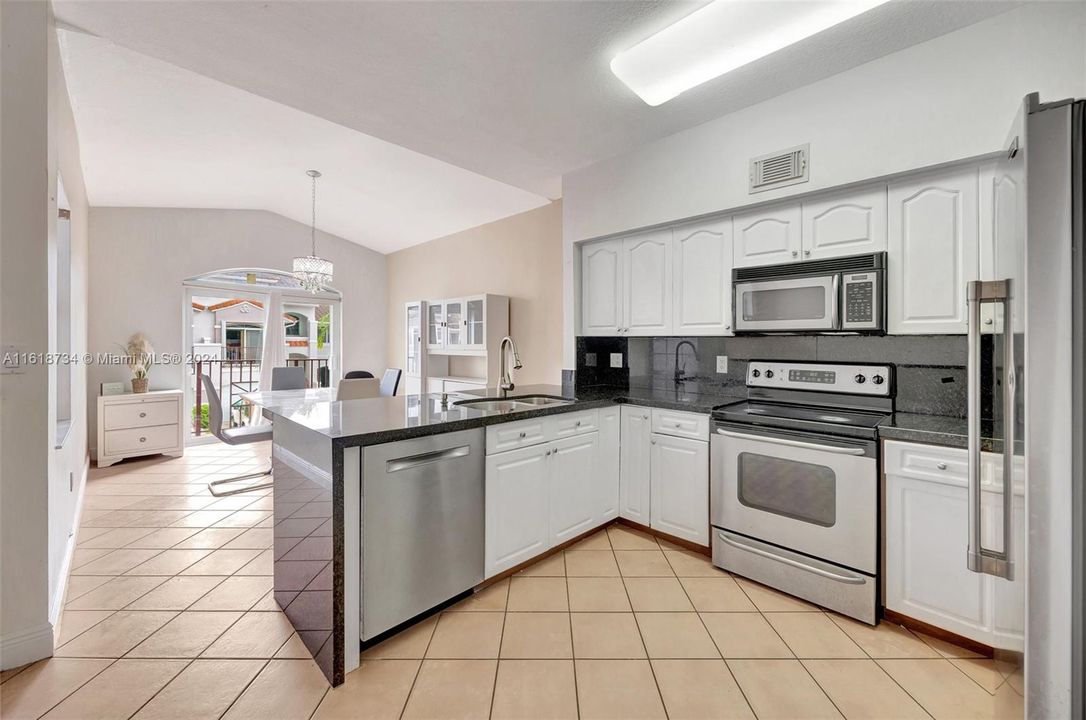 For Sale: $498,000 (4 beds, 2 baths, 1790 Square Feet)