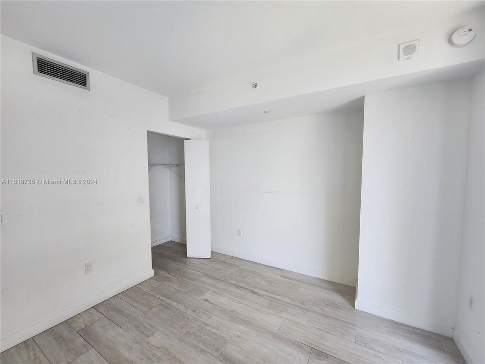 Recently Rented: $3,490 (1 beds, 1 baths, 609 Square Feet)