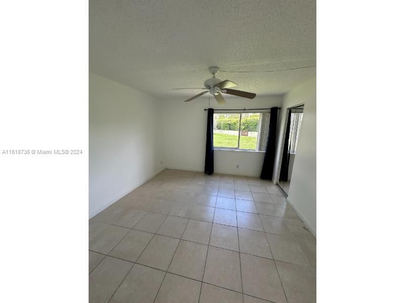 For Rent: $1,899 (2 beds, 1 baths, 991 Square Feet)