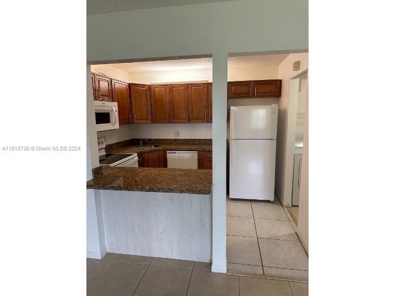 For Rent: $1,899 (2 beds, 1 baths, 991 Square Feet)