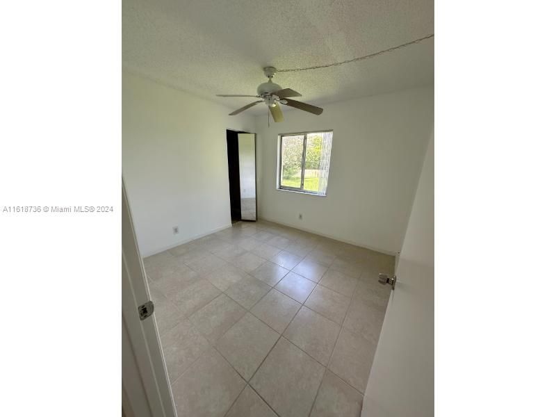 For Rent: $1,899 (2 beds, 1 baths, 991 Square Feet)