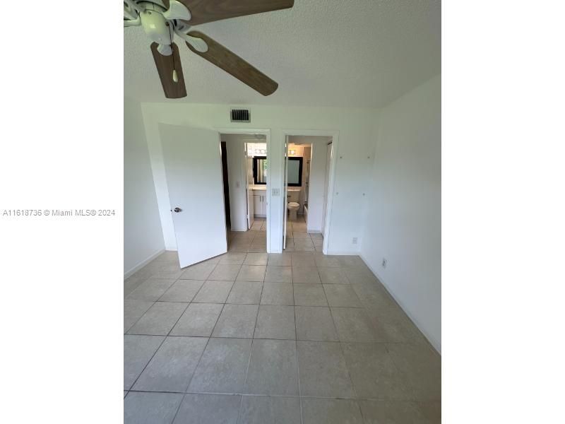 For Rent: $1,899 (2 beds, 1 baths, 991 Square Feet)