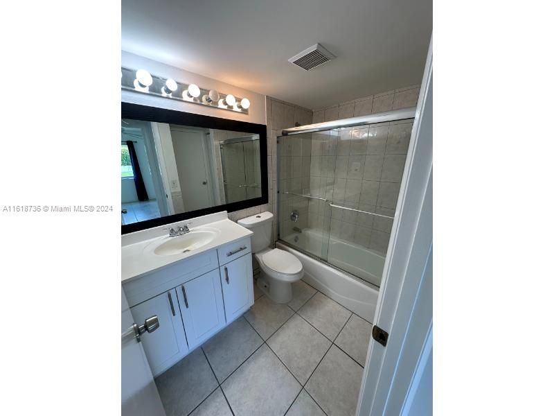 For Rent: $1,899 (2 beds, 1 baths, 991 Square Feet)