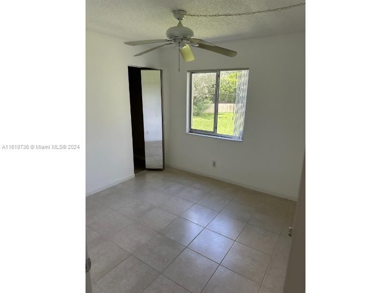 For Rent: $1,899 (2 beds, 1 baths, 991 Square Feet)