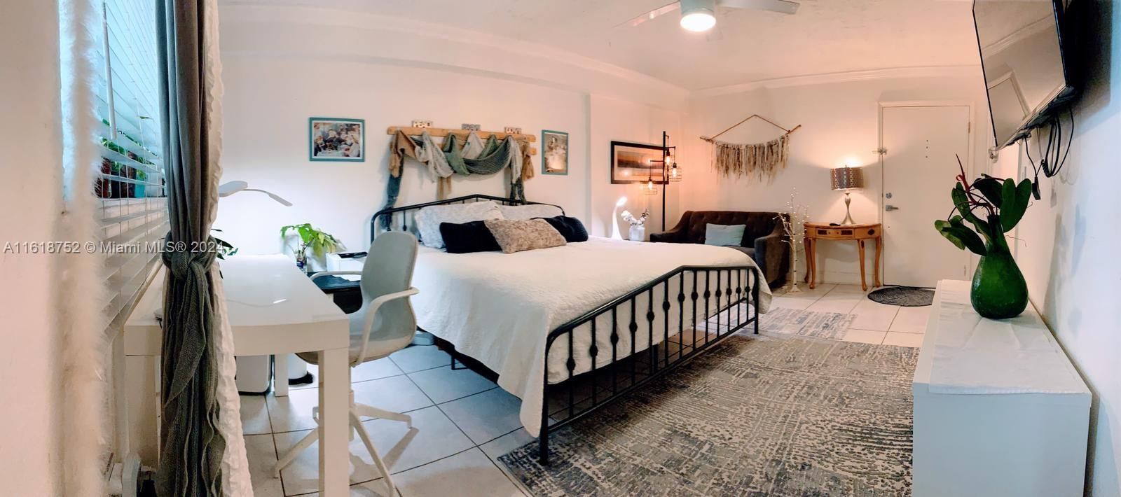 Recently Rented: $1,900 (0 beds, 1 baths, 0 Square Feet)