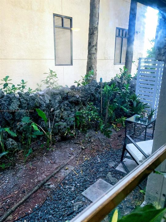 Recently Rented: $1,900 (0 beds, 1 baths, 0 Square Feet)