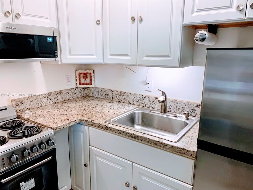 Recently Rented: $1,900 (0 beds, 1 baths, 0 Square Feet)