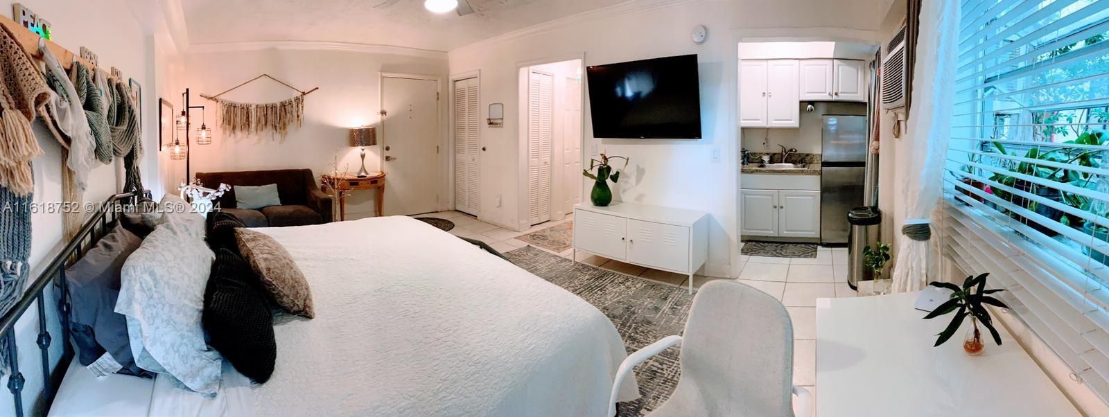 Recently Rented: $1,900 (0 beds, 1 baths, 0 Square Feet)