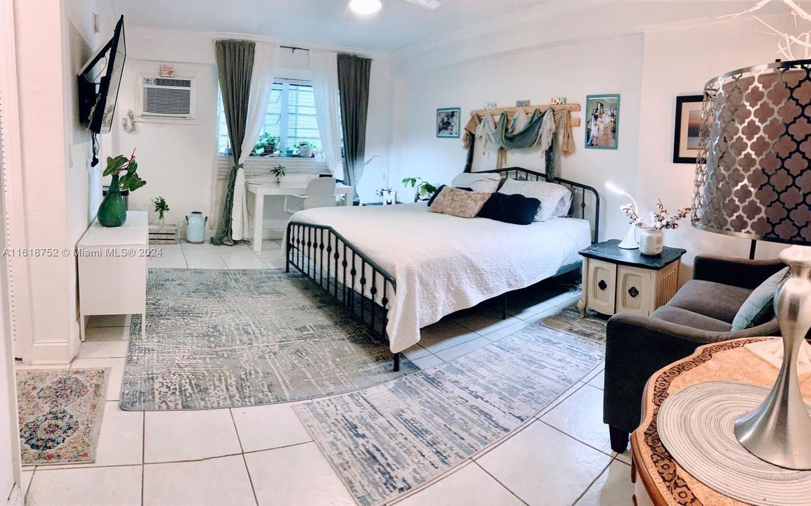 Recently Rented: $1,900 (0 beds, 1 baths, 0 Square Feet)