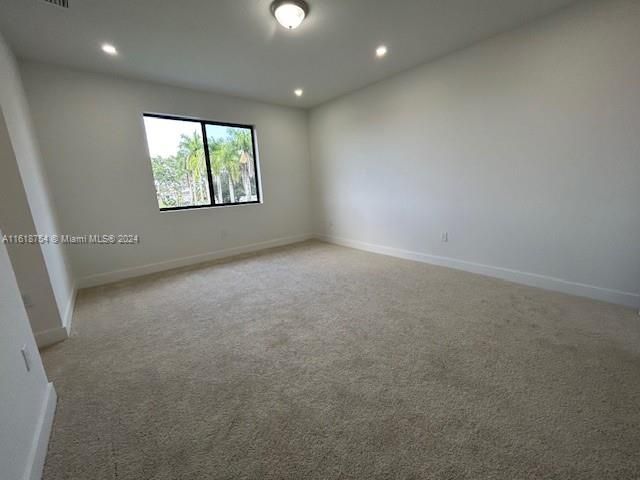 最近租的: $4,800 (5 贝兹, 4 浴室, 0 平方英尺)