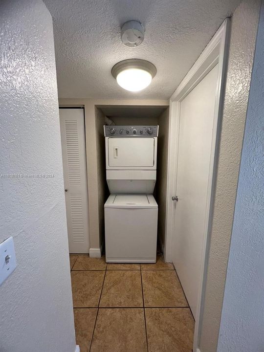 For Rent: $1,950 (1 beds, 1 baths, 659 Square Feet)