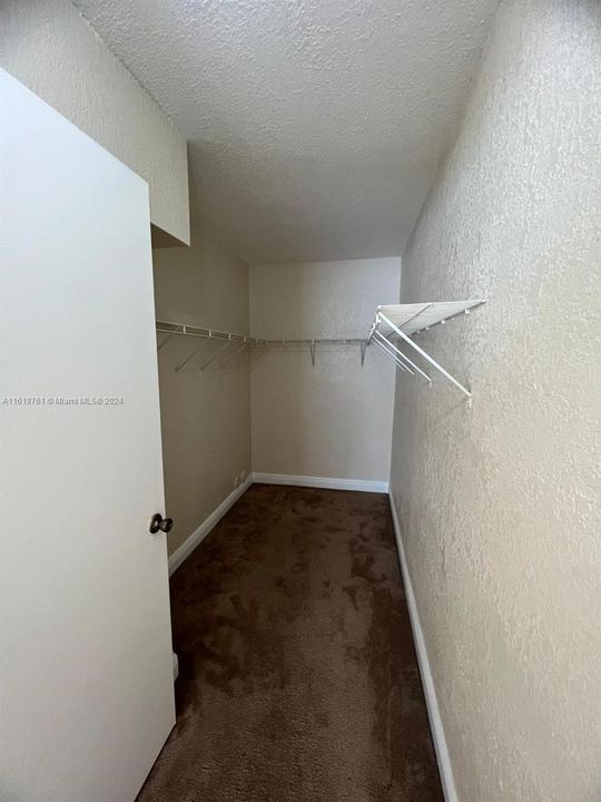 For Rent: $1,950 (1 beds, 1 baths, 659 Square Feet)