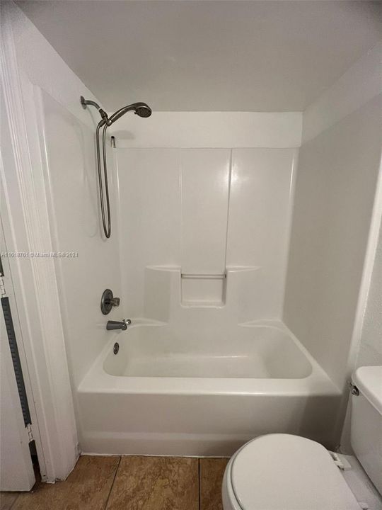 For Rent: $1,950 (1 beds, 1 baths, 659 Square Feet)