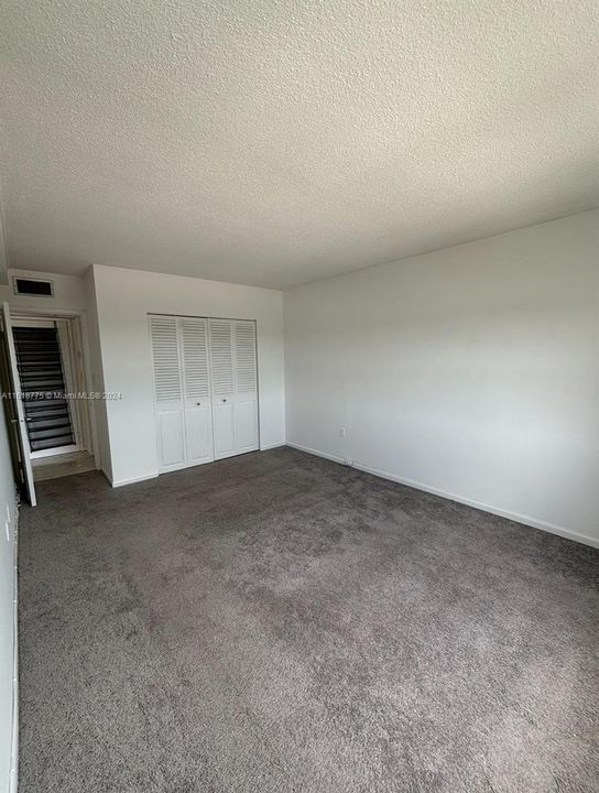 For Rent: $1,800 (1 beds, 1 baths, 705 Square Feet)