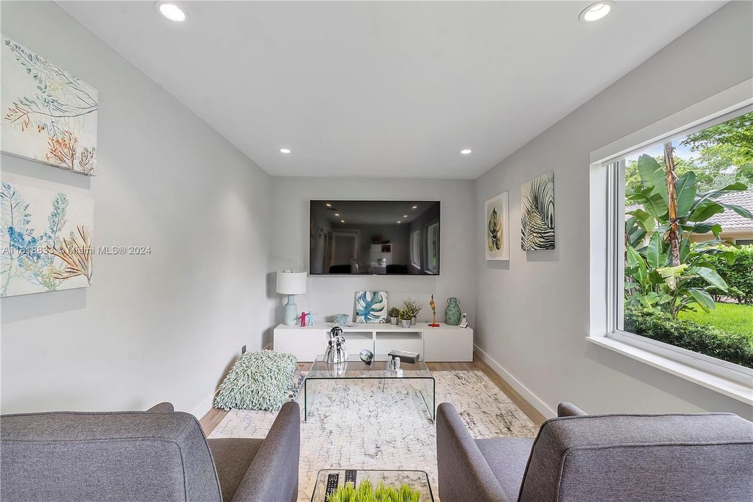 Recently Sold: $690,000 (3 beds, 3 baths, 2200 Square Feet)