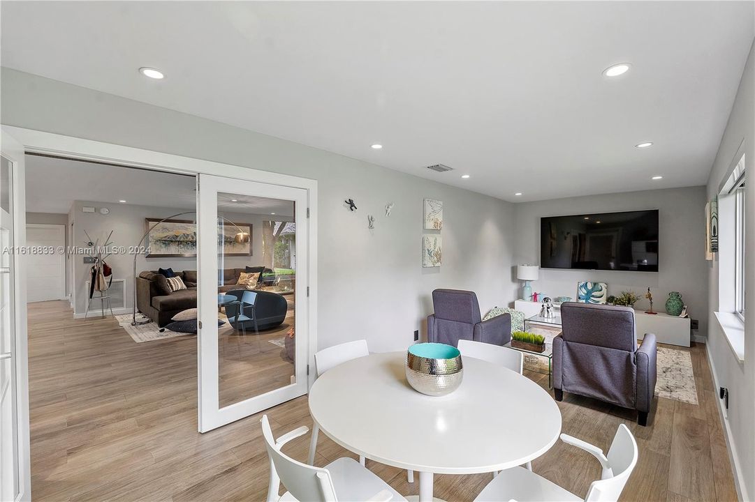 Recently Sold: $690,000 (3 beds, 3 baths, 2200 Square Feet)