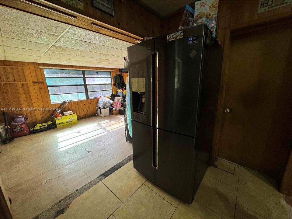 Vendido Recientemente: $309,995 (3 camas, 2 baños, 1172 Pies cuadrados)