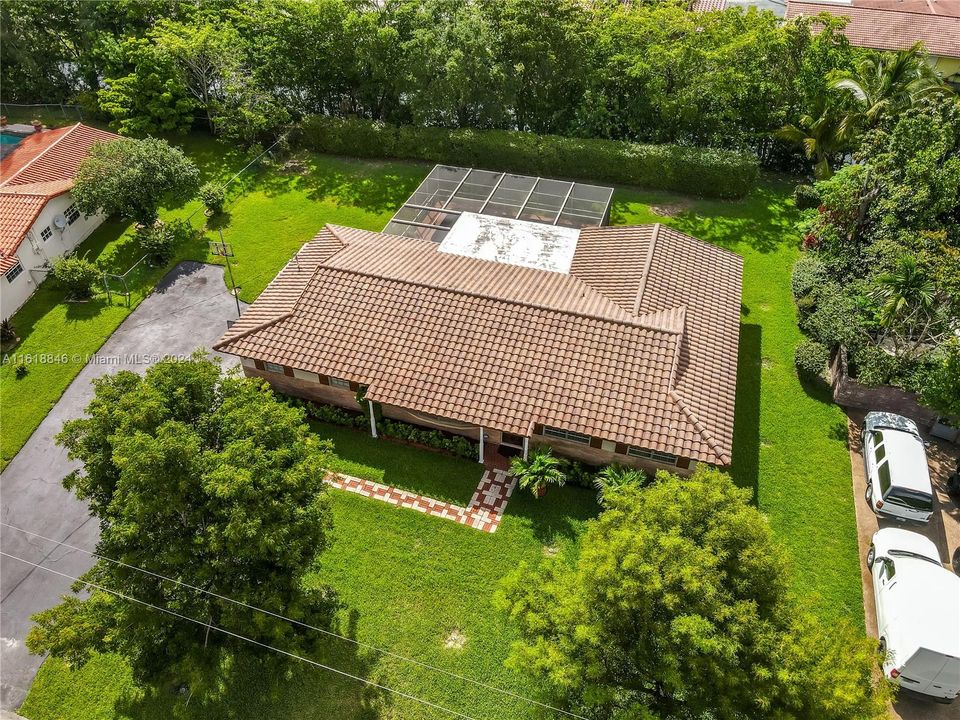 Vendido Recientemente: $579,900 (4 camas, 2 baños, 1922 Pies cuadrados)