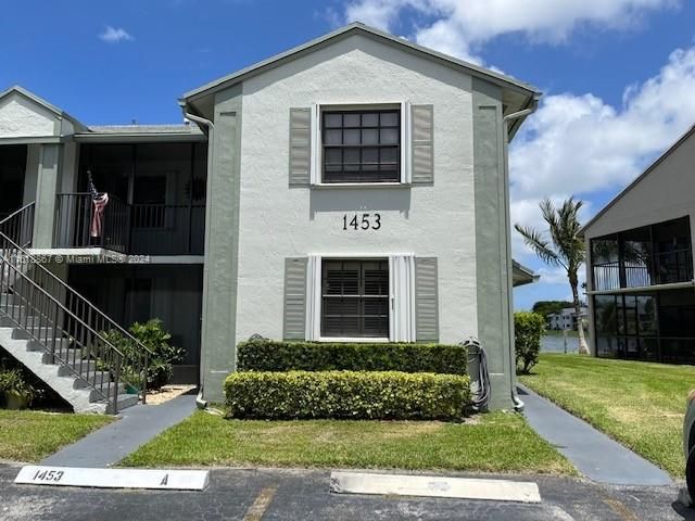 Recently Sold: $269,000 (3 beds, 2 baths, 1195 Square Feet)