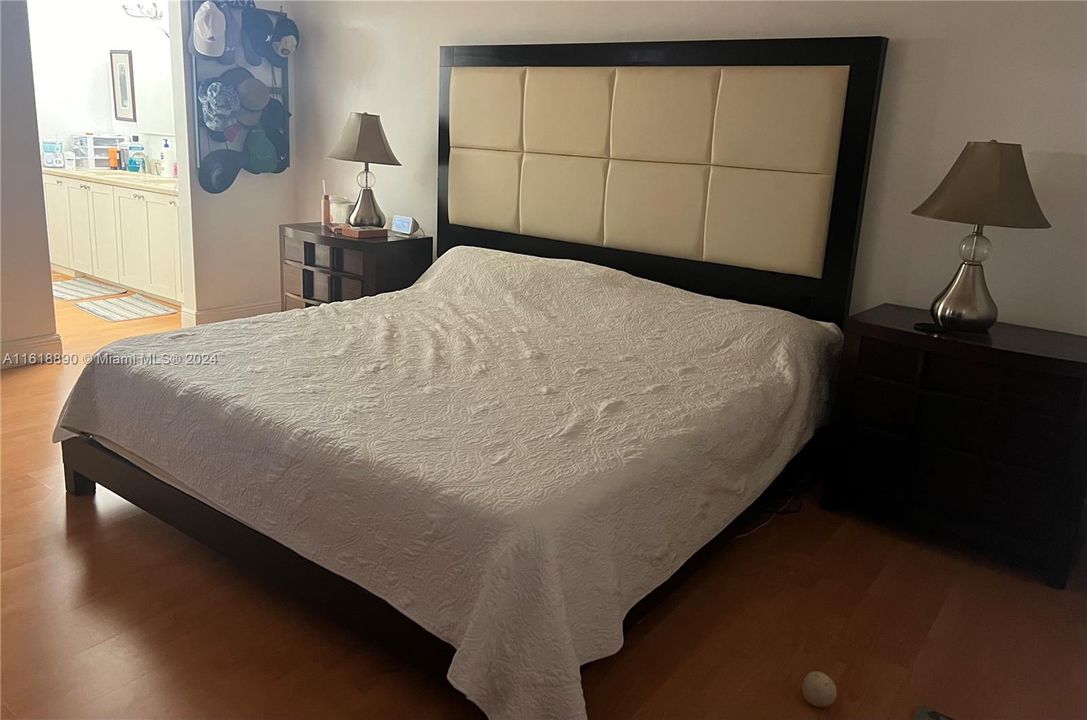 Activo con contrato: $199,999 (2 camas, 2 baños, 1200 Pies cuadrados)