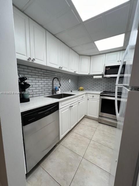 For Rent: $3,000 (1 beds, 1 baths, 837 Square Feet)