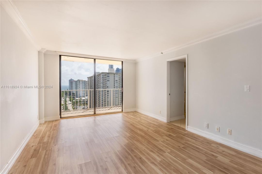 For Sale: $568,000 (2 beds, 2 baths, 1396 Square Feet)