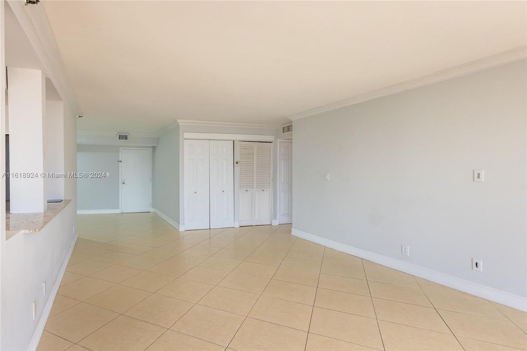 For Sale: $568,000 (2 beds, 2 baths, 1396 Square Feet)