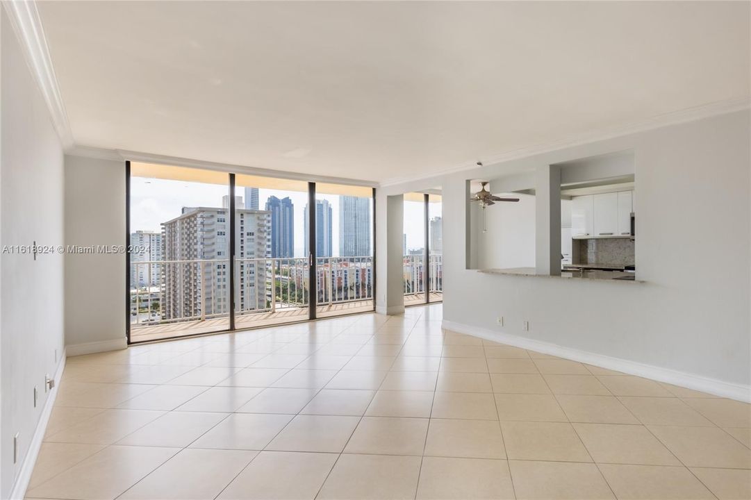 For Sale: $568,000 (2 beds, 2 baths, 1396 Square Feet)