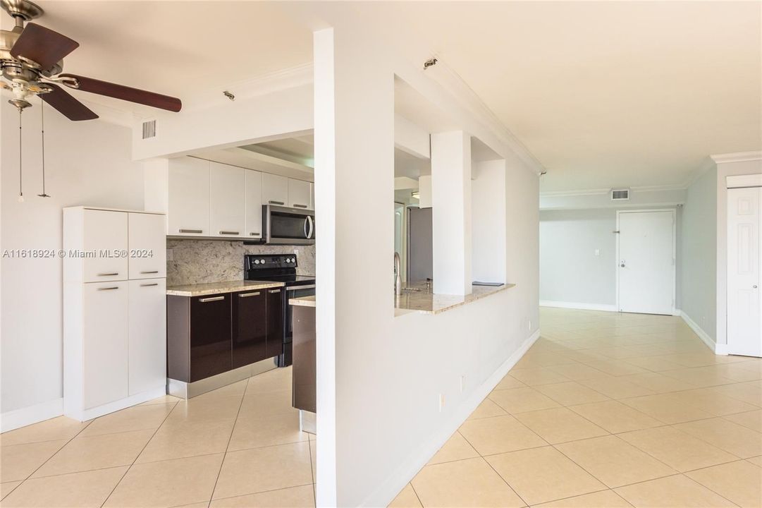 For Sale: $568,000 (2 beds, 2 baths, 1396 Square Feet)