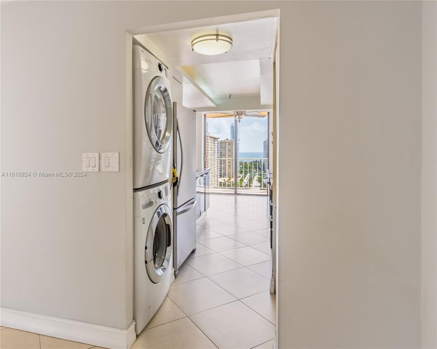 For Sale: $568,000 (2 beds, 2 baths, 1396 Square Feet)