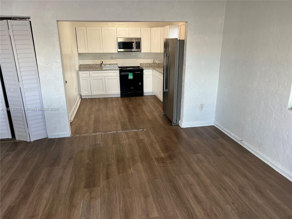 Recently Rented: $3,200 (4 beds, 1 baths, 1816 Square Feet)