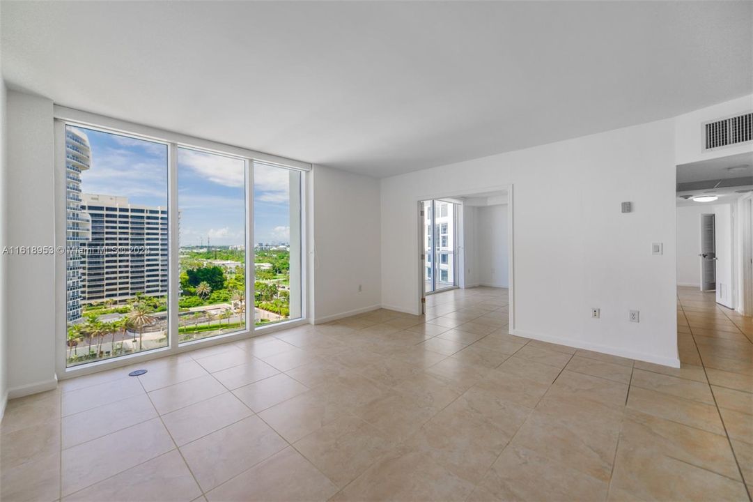 For Sale: $1,100,000 (2 beds, 2 baths, 1056 Square Feet)