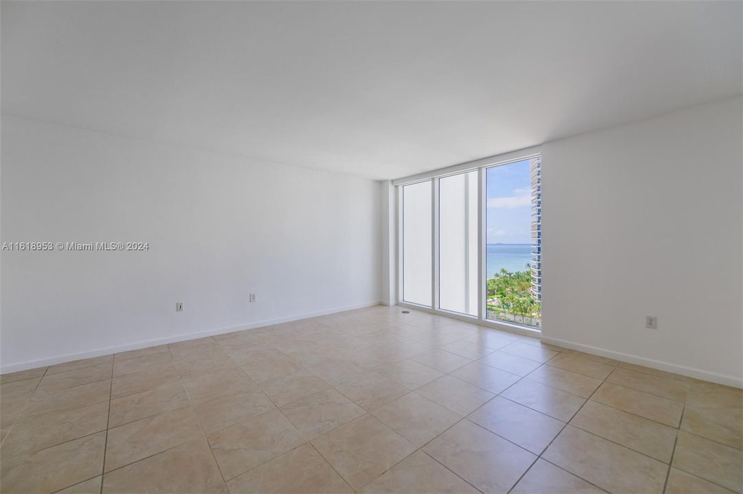 For Sale: $1,100,000 (2 beds, 2 baths, 1056 Square Feet)