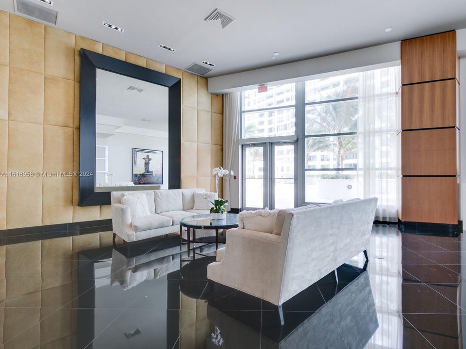 Recently Sold: $1,899,999 (3 beds, 3 baths, 2115 Square Feet)