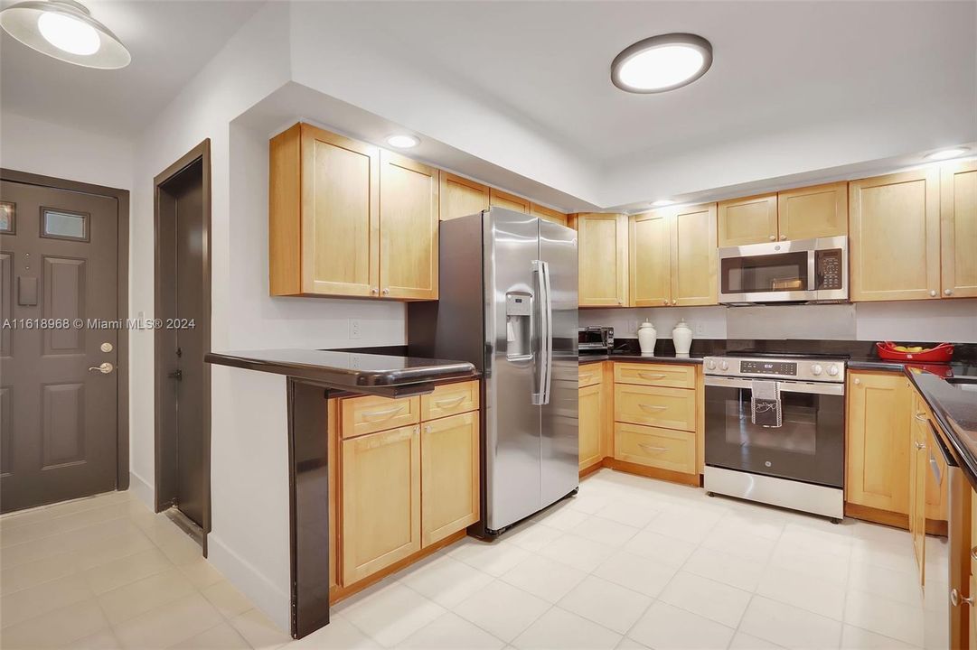 Recently Sold: $339,000 (2 beds, 2 baths, 1227 Square Feet)