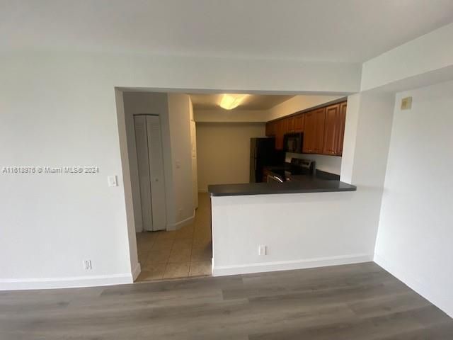 For Rent: $2,300 (2 beds, 2 baths, 996 Square Feet)