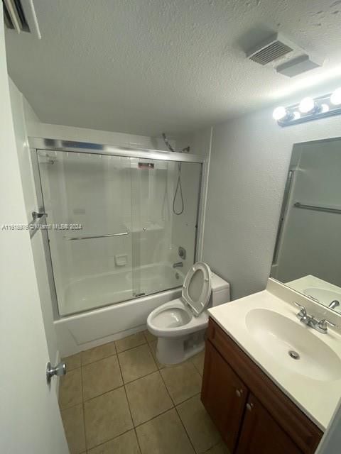 For Rent: $2,300 (2 beds, 2 baths, 996 Square Feet)