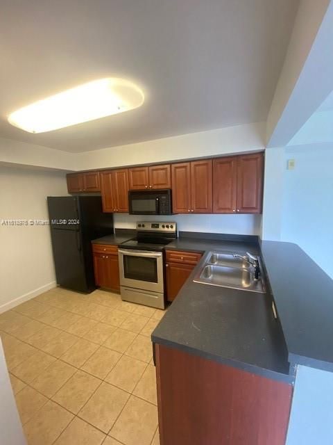 For Rent: $2,300 (2 beds, 2 baths, 996 Square Feet)