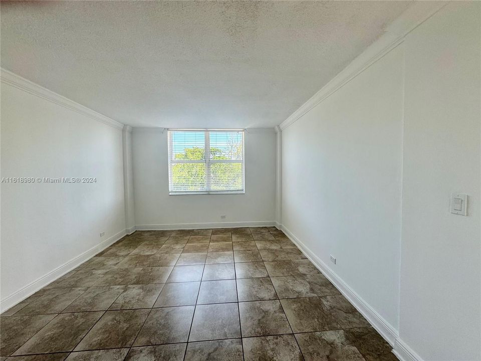 For Rent: $2,700 (2 beds, 2 baths, 1083 Square Feet)