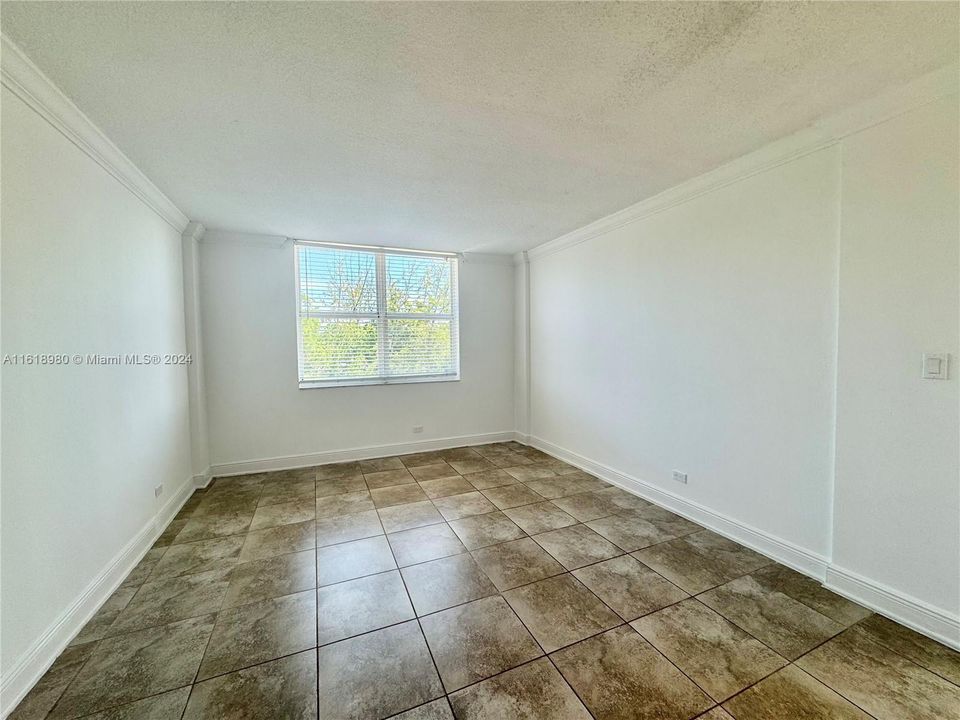 For Rent: $2,700 (2 beds, 2 baths, 1083 Square Feet)